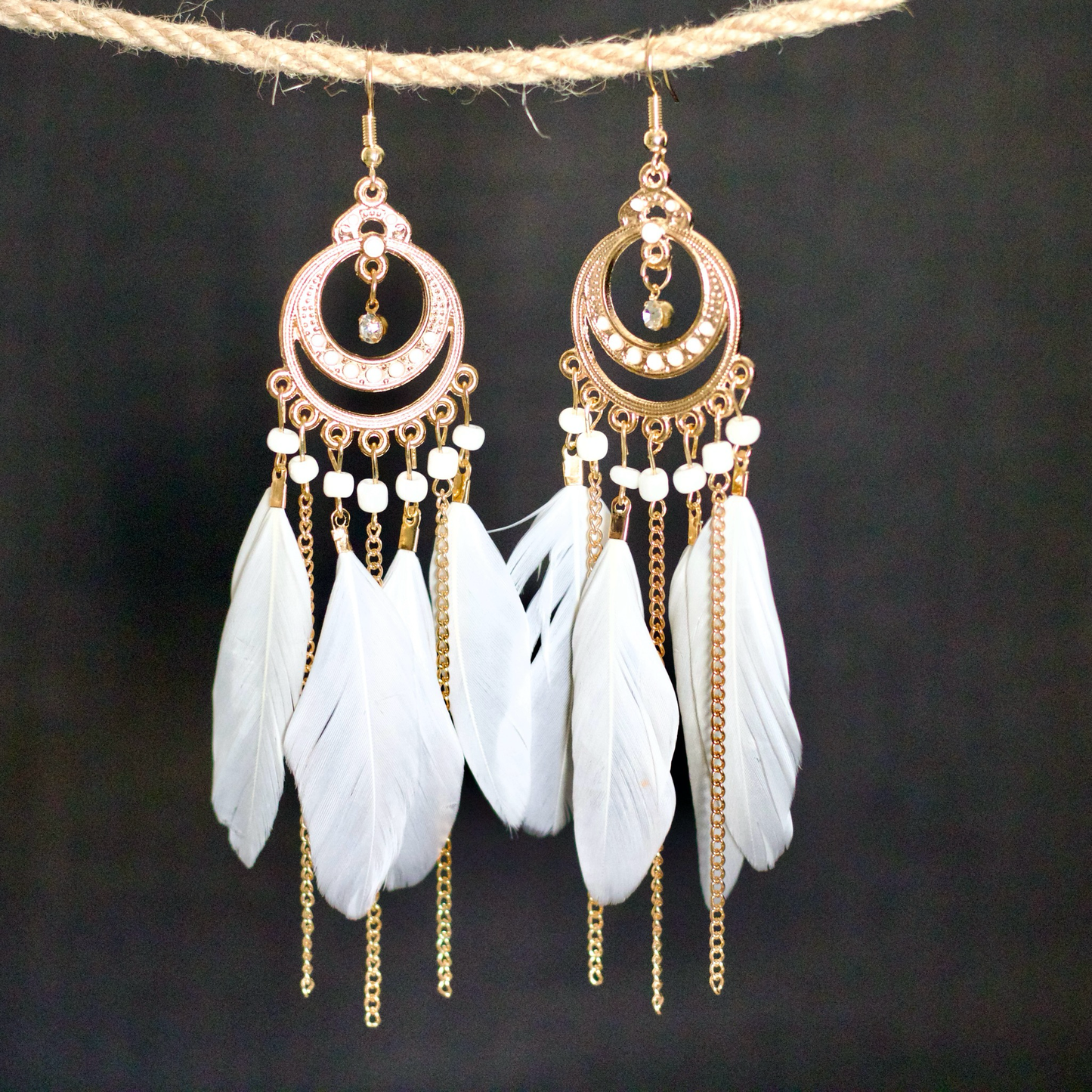 Boho Feather Dangle Earrings – Free-Spirited Elegance