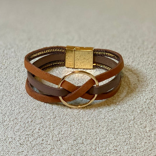 Cinnamon Loop Bracelet – Soft Earth, Bold Gold